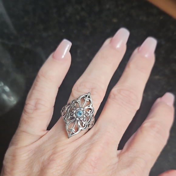 Jewelry - Elegant Silver Filigree Ring with Blue Gemstone